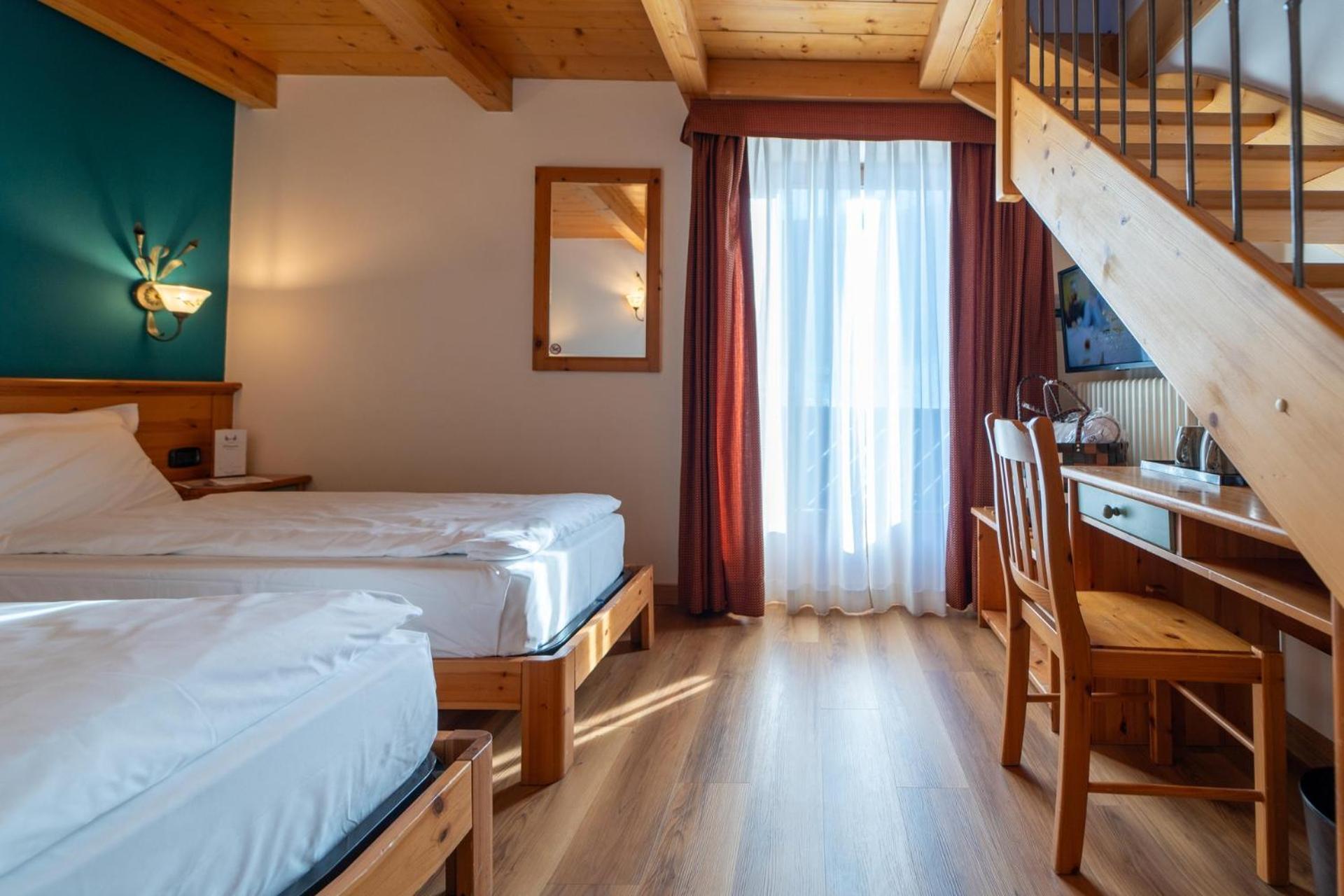 Hotel Primula ลีวินโญ ภายนอก รูปภาพ